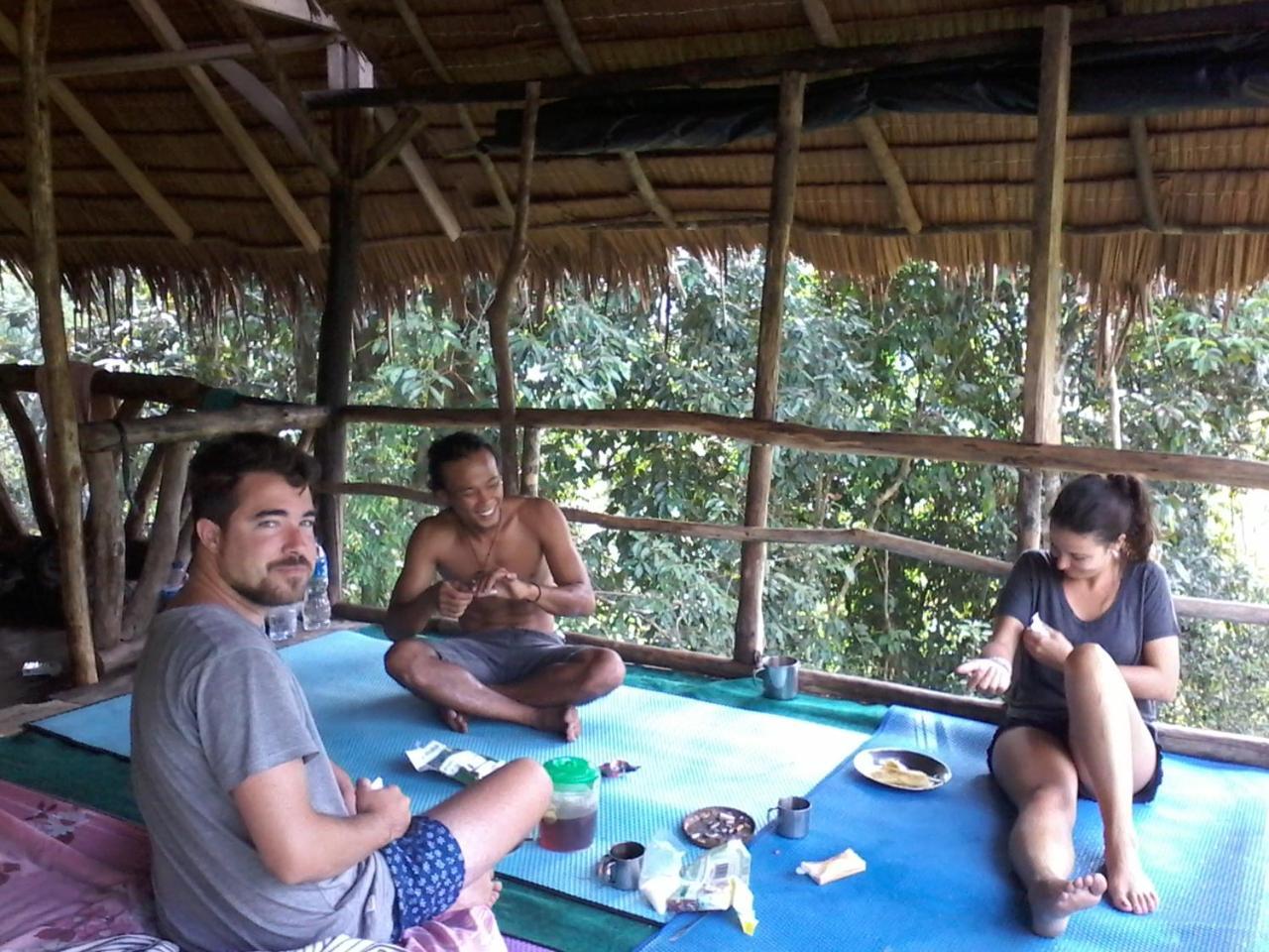 Orangutantreksumatra & Lovely Jungle Lodge Only Book If You Are Treking With Us Bukit Lawang Cameră foto